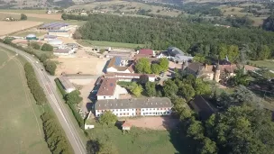 2021 Lycée de Ressins - vue aérienne du site scolaire, de ses hébergement et de sa ferme.