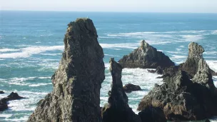 Les aiguilles de Port-Coton à Belle-Île-en-Mer ©Wikipedia