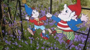 Oui-Oui et son ami Potiron, deux des personnages les plus connus d'Enid Blyton.