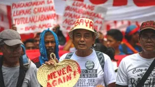 Eglise d'Asie Manifestants à Manille