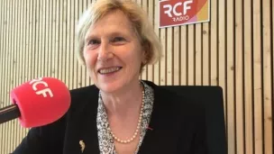 Marie-Jo Thiel dans les studios d'RCF Lyon