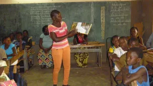 RCF / Véronique Alzieu - Au Burkina Faso, les Fées des livres aident à l'alphabétisation des 3-6 ans