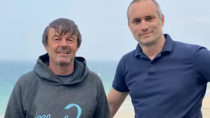 Le skipper Fabrice Amedeo et le parrain de l'opération, Nicolas Hulot. 