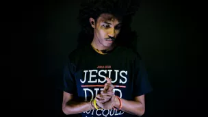 Gift Habeshaw / Unsplash - Ce qui fait la spécificité de la vie spirituelle chez les chrétiens, c'est la croyance en un Dieu fait homme. 