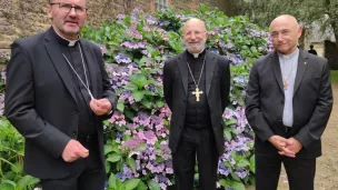 Mgr Gérard Le Stang, évêque d'Amiens et Mgr Centène, évêque de Vannes ©RCF Sud Bretagne, 26 juillet 2021