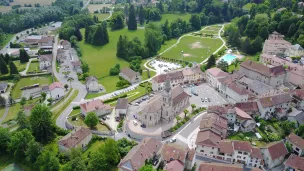 Mairie de Saint-Geoire-en-Valdaine - Seule ville de France à posséder sept châteaux