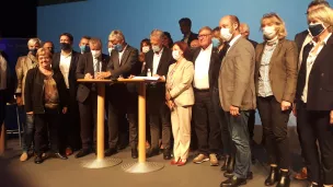 ©Victorien Duchet - Les élus locaux, régionaux, et parlementaires réunis autour de Laurent Wauquiez à la présentation du Plan Montagne II ce jeudi au Grand-Bornand