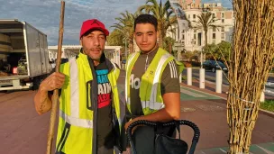 Le rappeur Kaotik avec un agent de propreté de la Ville de Nice 