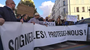 Manifestation de riverains et d'élus à Pantin mercredi 29 septembre - Photo : Clara Gabillet