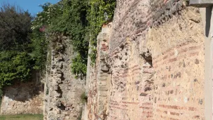 Enceinte romaine de la ville du Mans © RCF Sarthe (Maximilien Cadiou)
