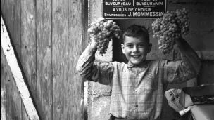 Photographie, 28 septembre 1964. Archives du Berry Républicain. Don Centre de la Mémoire, 2009. Cliché non encore identifié. © Facebook officiel Centre de Mémoire Issoudun.