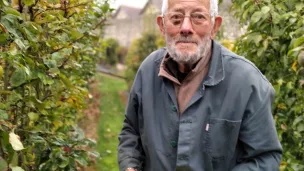 Bernard Coulon sauve des centaines de variétés de pommes dans son verger d'Alençon @RCF Orne