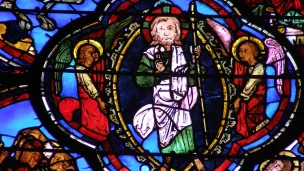 Vitrail de l'Apocalypse de la cathédrale de Bourges.