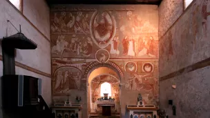 ues du mur sud de la nefEglise Saint Martin de Vic - Vue d'ensemble des fresq, la séparant du chœur (en 2009).