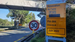 L'entrée de l'aire de repos de Bréguières Sud sur l'A8 - RCF