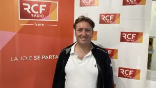 Stéphane Froidevaux dans le studio de RCF Isère - Novembre 2021