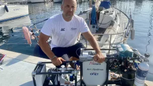 Le skipper angevin Fabrice Amedeo a fait le tour de France des microplastiques ©DR