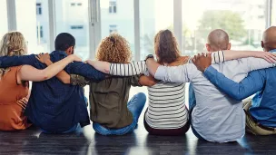 Les GEM, Groupes d'Entraide Mutuelle de la Sarthe, parrainé par l'UNAFAM © iStock