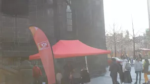 Le studio RCF entre la Cathédrale de Clermont et la place de la Victoire