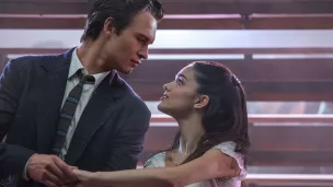 © Walt Disney Studios. Ansel Elgort et Rachel Zegler dans "West Side story" (2021).