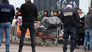 Police et migrants à Calais - Crédit : DENIS CHARLET / AFP