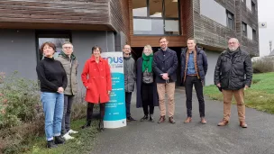 Comme d'autres confrères, Frédéric Defin (2ème à partir de la droite) espère trouver son futur salarié lors des deux journées de découverte du métier de couvreurs organisées, les 1er et 3 février prochains, par Pôle Emploi et les représentants des branches professionnelles du bâtiment.