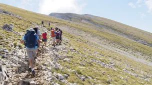 Des pèlerins en chemin