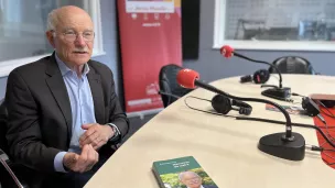 Dominique Gros dans les studios de RCF à Metz