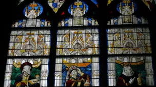 Cathédrale de Bourges, Chapelle Du Breuil - Vitrail de l'Adoration des Rois Mages.