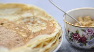 Traditionnellement, on mange des crêpes à la Chandeleur ©Marie ACCOMIATO/CIRIC