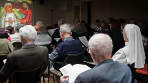 Chemin de Croix dans un EHPAD pour prêtres et religieux âgés à Paris © Julie SUBIRY/CIRIC