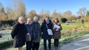 Un groupe d'Avord Fluent Languages en apprentissage dans les marais de Bourges. © BGE - Emeline Campo.