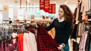 Les soldes d'hiver ont lieu jusqu'au 8 février 2022 © iStock