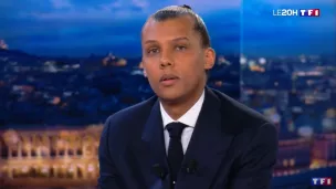 Stromae a interprété son nouveau titre "L'Enfer" sur le plateau du "20 heures" de TF1, le 9/01/2022 (Capture d'écran)