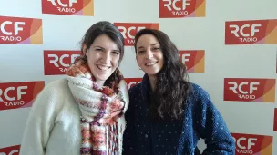 Charline Guillou, présidente de Sailing Hirondelle et Anoar Maria Ward, réalisatrice d'un moyen-métrage qui a été en résidence sur le voilier de l'association. ©Julie Rolland