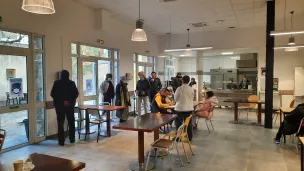 L'accueil café du Secours Catholique, agrandit et totalement repensé - Photo RCF