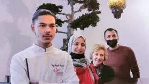 Corinne Maury et la famille Haj Ghareb, originaire de Syrie.