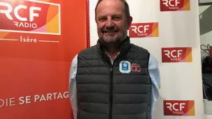 Jean Souchal dans les studios de RCF Isère