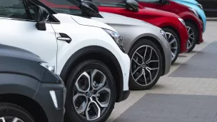 Acheter une voiture d'occasion © iStock