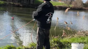 Opération sur la Sarthe, à Allonnes © Peche Aveugl'Aimant (Facebook)