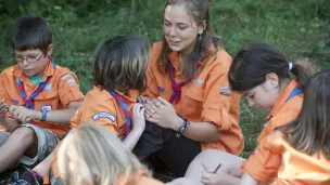 Camp de louveteaux et de jeannettes des Scouts et Guides de France de Sens à Collemiers (89), France (2009) ©Jean Pierre POUTEAU/CIRIC