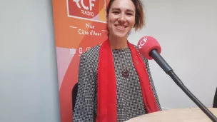 Mélodie Daniel dans le studio de RCF à Nice - SCG