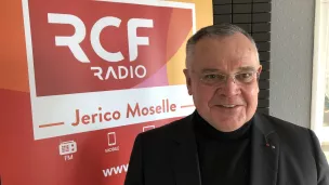 Pascal Péran, gouverneur militaire de Metz de 2010 à 2012, dans les studios de RCF à Metz