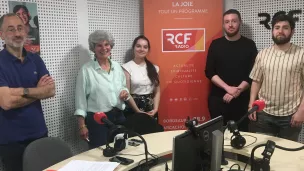 Jean-Pierre Moisset et ses étudiants en Master Religions et sociétés : Sarah, Thibault et Thomas.