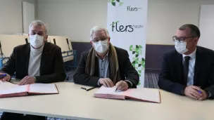  Fabrice Level, directeur de l’ensemble scolaire Saint-Thomas-d’Aquin,Yves Goasdoué, président de Flers Agglo, et Alain Gauthier, principal du collège Sévigné lors de la signature (Isabelle Morel, principale du collège Jean-Monnet, était absente) (© Flers Agglo)