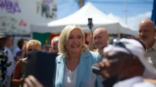 Marine Le Pen en campagne en Guadeloupe, le 27/03/2022 ©Cedrick Isham CALVADOS / AFP