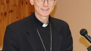 Mgr Sylvain Bataille intervient lors d'une journée de formation diocésaine (2017) - CC BY-SA 4.0 Frédérique Défrade via Wikimedia Commons