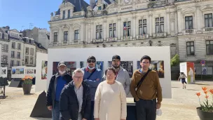 Parmi les clichés, on retrouve le DéDalE Café, le poète ferrailleur de Lizio, ou encore des objets rassembleurs. © RCF Sud Bretagne