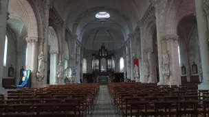 Intérieur église de La Madeleine à Pouancé - Wikipédia - Romain Bréget