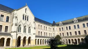 Cloitre de l'institution libre de Combrée © RCF Anjou